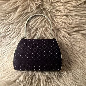 Elegant Black hardside Handbag